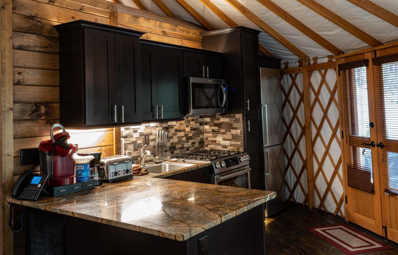 Tranquil Haven Luxy Yurt - Creekside Glamping With Private Hot Tub Villa Topton Exterior photo