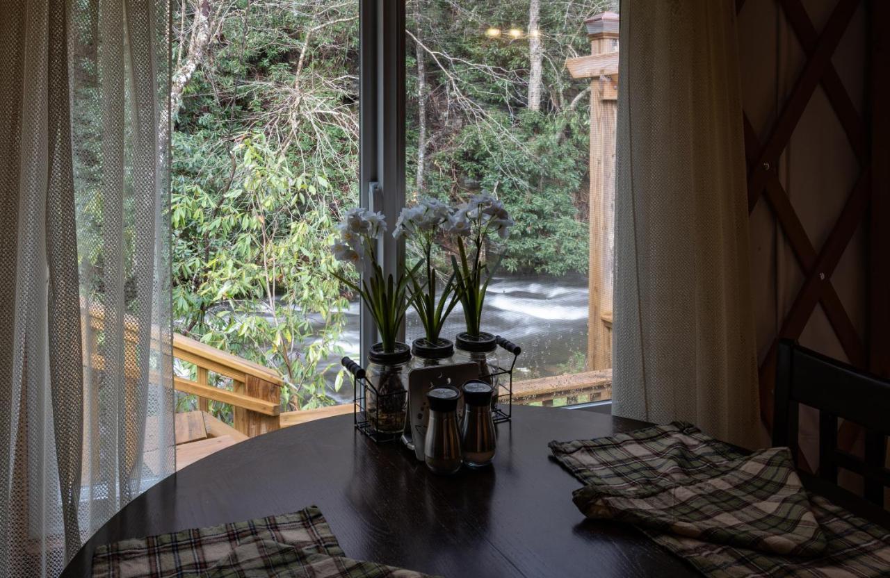 Tranquil Haven Luxy Yurt - Creekside Glamping With Private Hot Tub Villa Topton Exterior photo