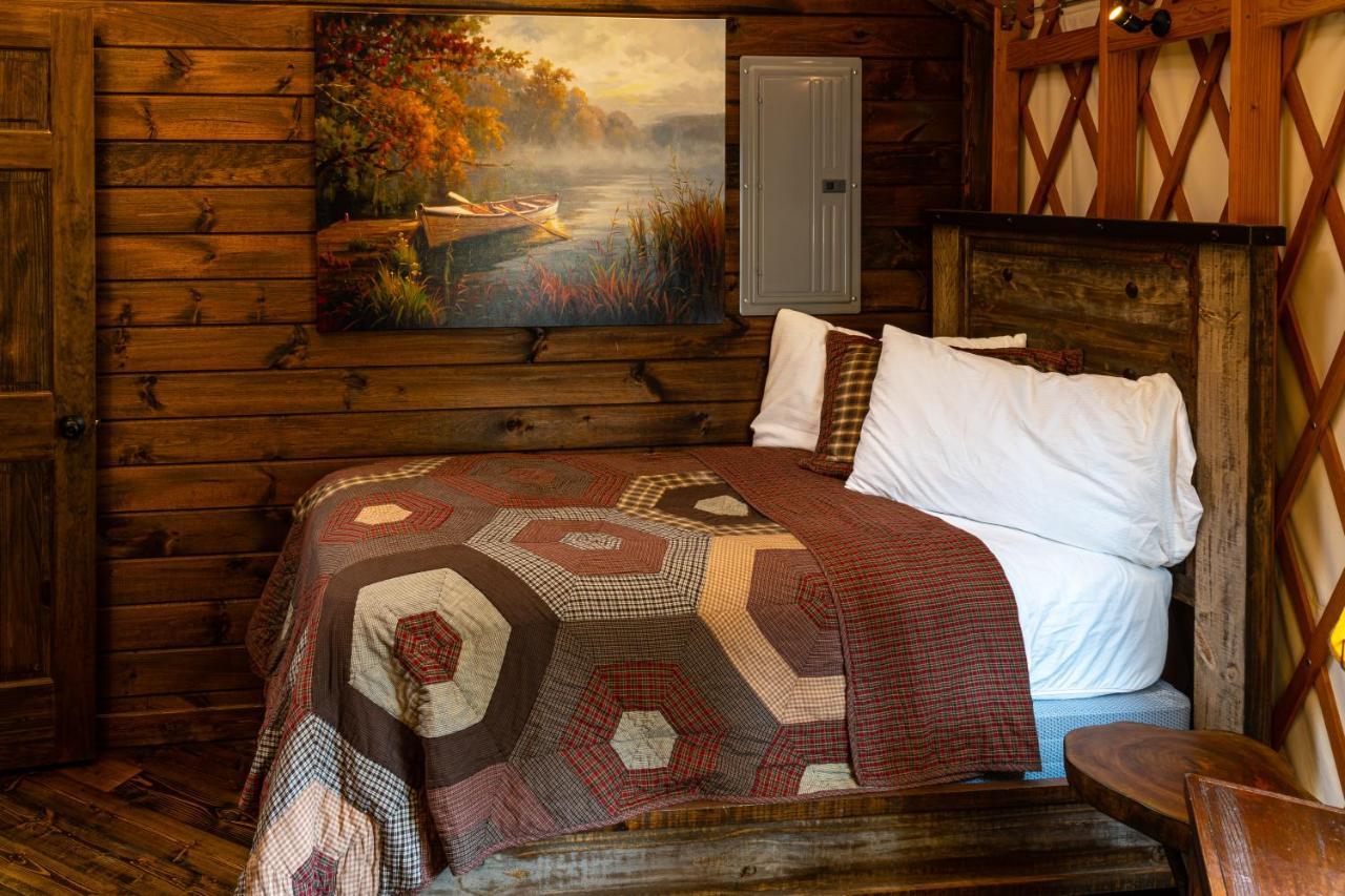 Tranquil Haven Luxy Yurt - Creekside Glamping With Private Hot Tub Villa Topton Exterior photo